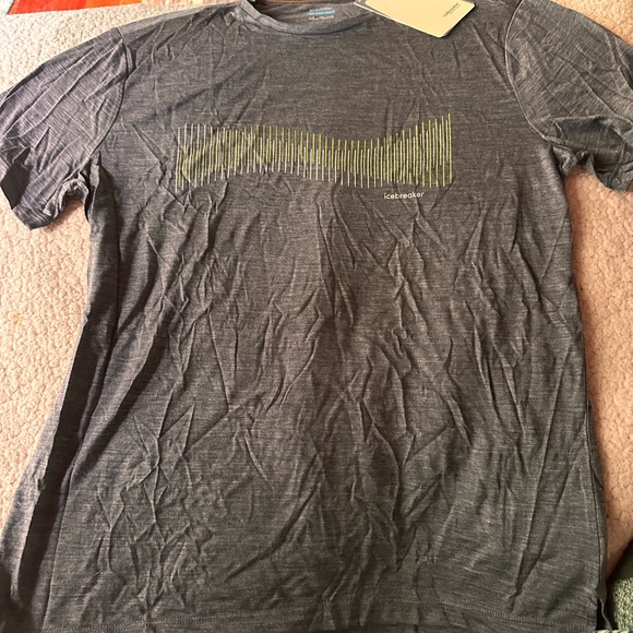 Icebreaker Men's Charcoal Tee with Lime Graphic - Picture 1 of 4